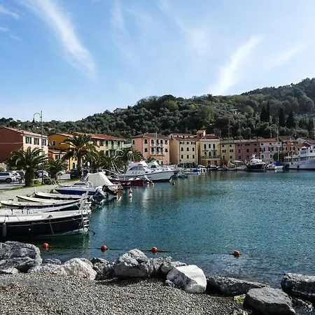Con Posteggio Privato Portovenere