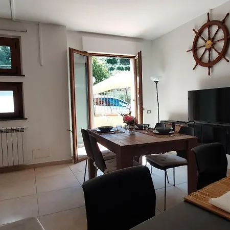 Con Posteggio Privato Prázdninový dům *